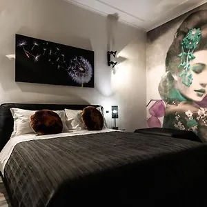 Trevi & Pantheon Design Rome